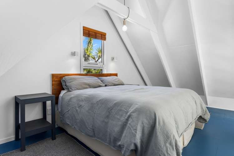 217 Beach Road Akaroa_20