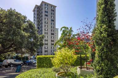 10F/2 Eden Crescent_2