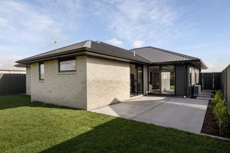 39 Hammick Crescent Pyes Pa_7