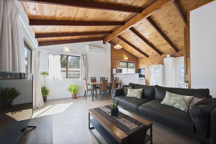 2/391 West Coast Road Glen Eden_1