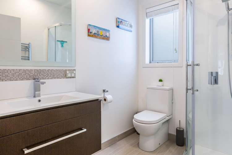 127 Endeavour Drive Whitby_15