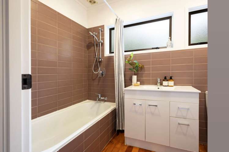 164 Woodlands Park Road Titirangi_11