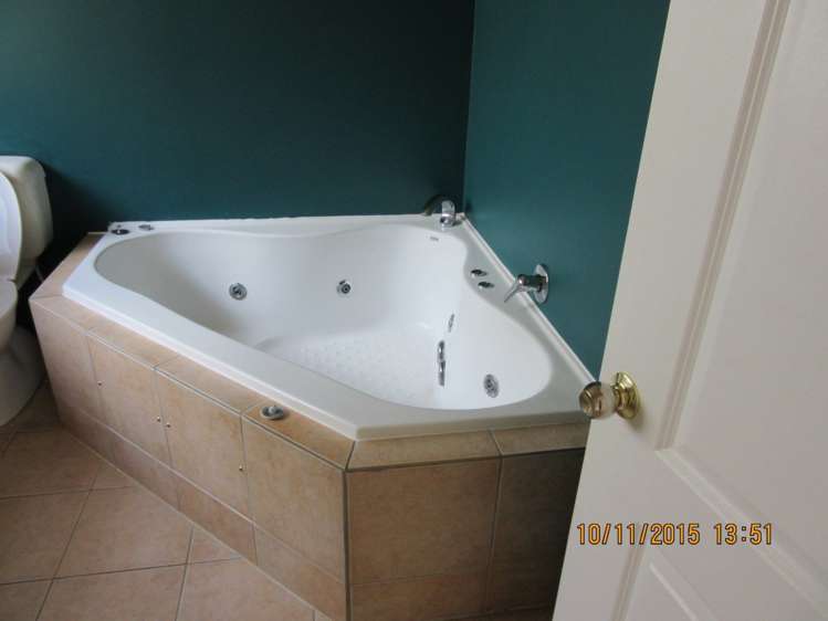 139 Roberta Crescent Orewa_16