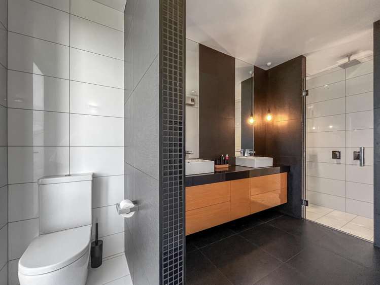 23-25 Black Road Otatara_28