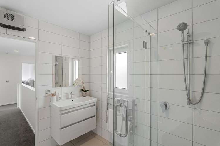 1/6 Feilding Street Addington_15