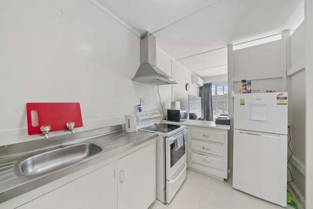 2/28A Islington Street Trentham_4