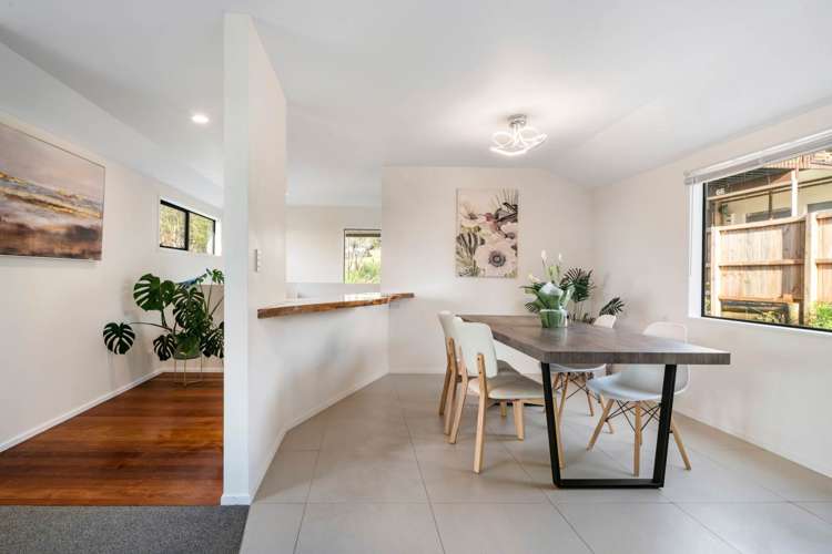 2/64 Langana Avenue_5