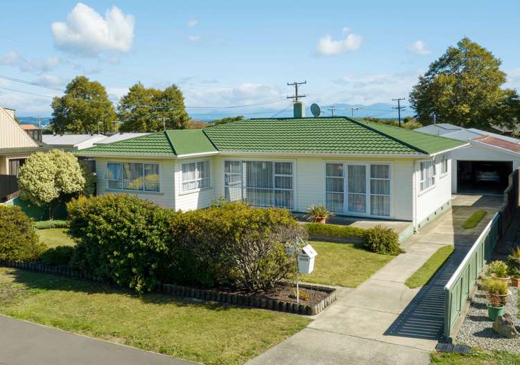 40 Tennyson Crescent Stoke_15