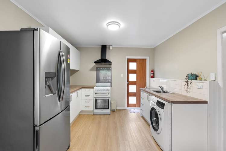 51 Winston Street Crofton Downs_11
