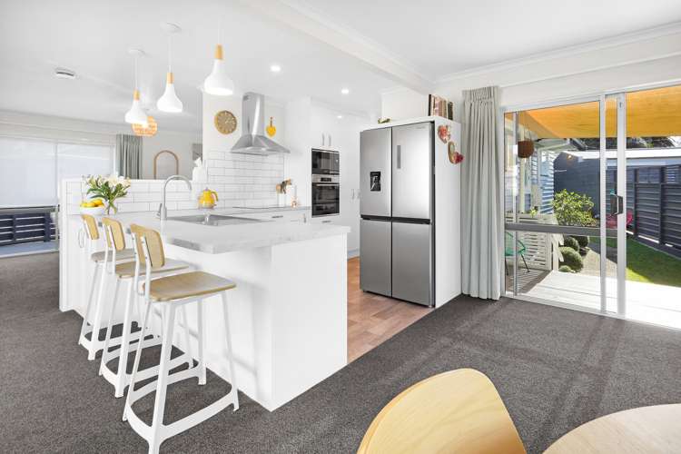 14 Manapouri Place Glenview_9