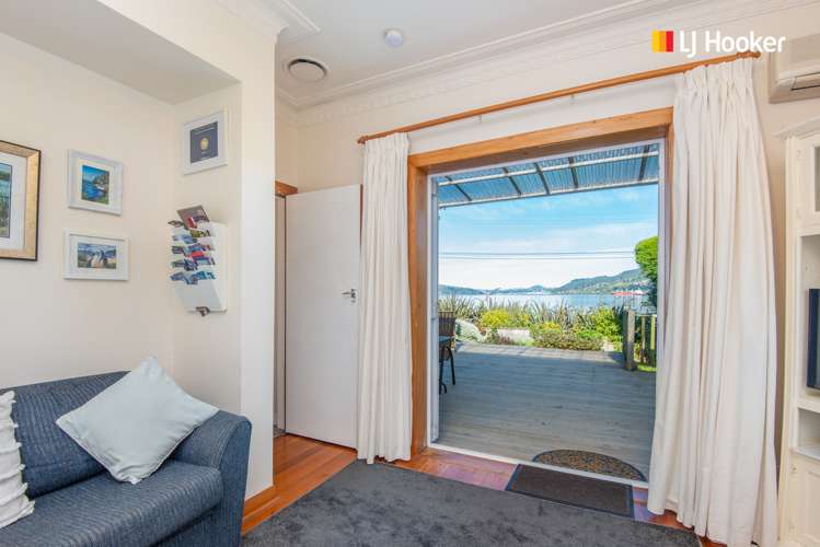 1 Castlewood Road Company Bay_19