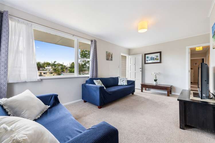 18 Aronui Terrace Kelston_11