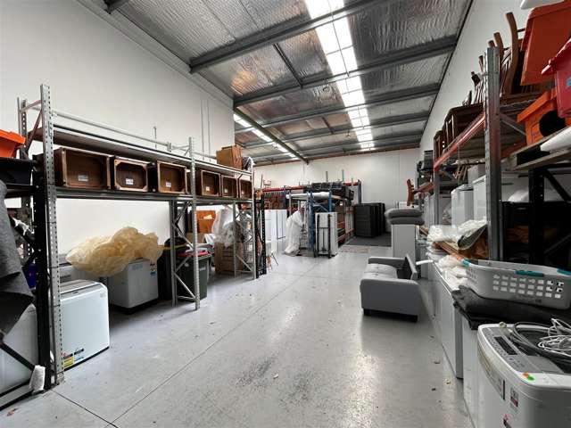 Savills | Immaculate Industrial Unit – 371sqm
