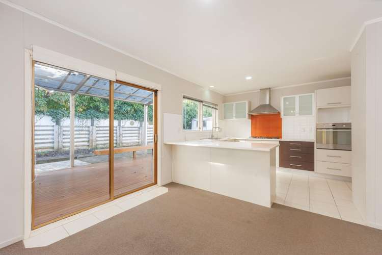 25 Meadway Sunnyhills_9