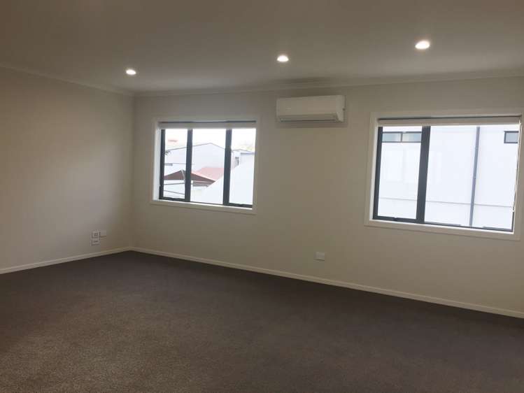 4/15 Cook Street Hamilton East_5