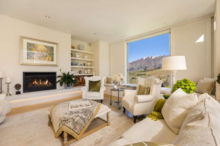 375 Littles Road_5