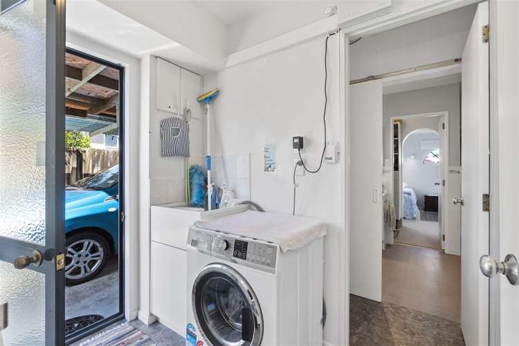 51 Splitt Avenue Glenview_17