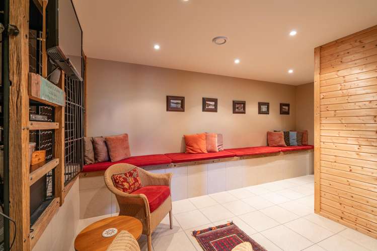 2/10 Lake Street Queenstown_43