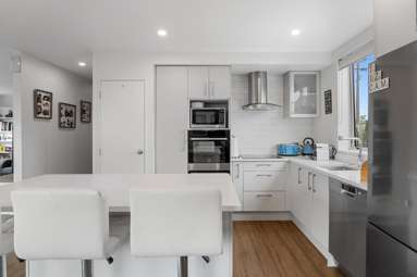 193 Riverside Avenue_3