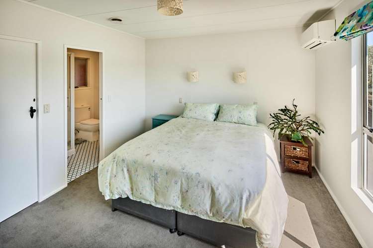 15 Tukanae Street Strathmore Park_8