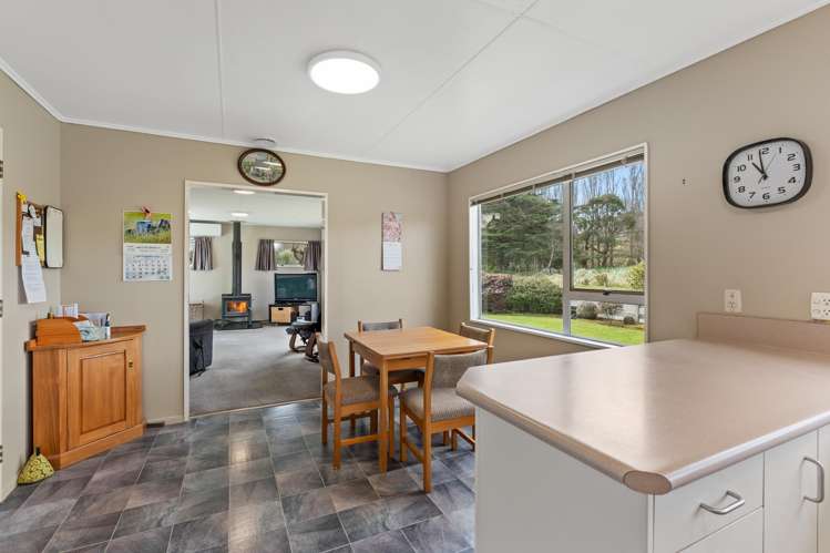 6 Tudor Road Pahiatua_11