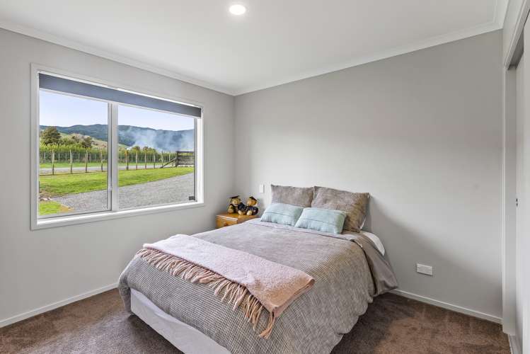 18 Mountain View Drive Manakau_13