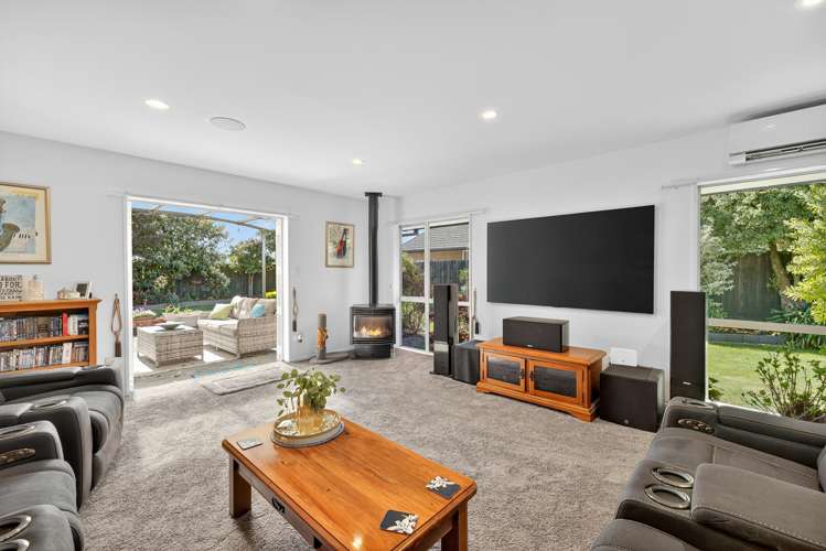 4 Windward Lane Bromley_11