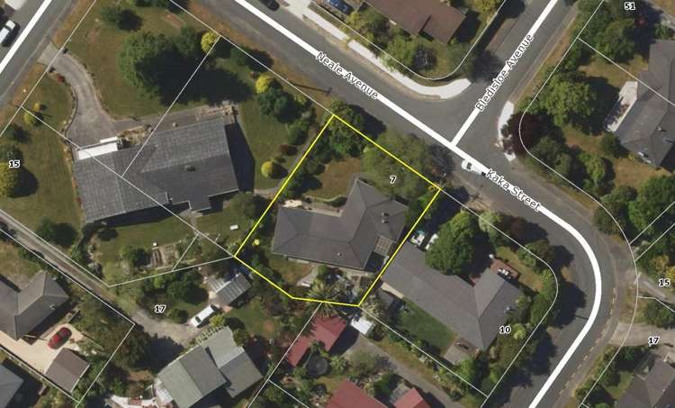 7 Neale Avenue Stoke_22