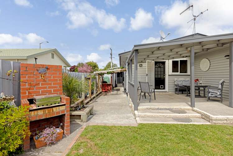 56 Meeanee Road Taradale_17