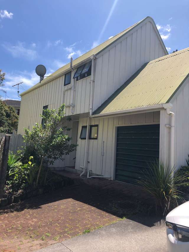 2/11 Brian Avenue Forrest Hill_1