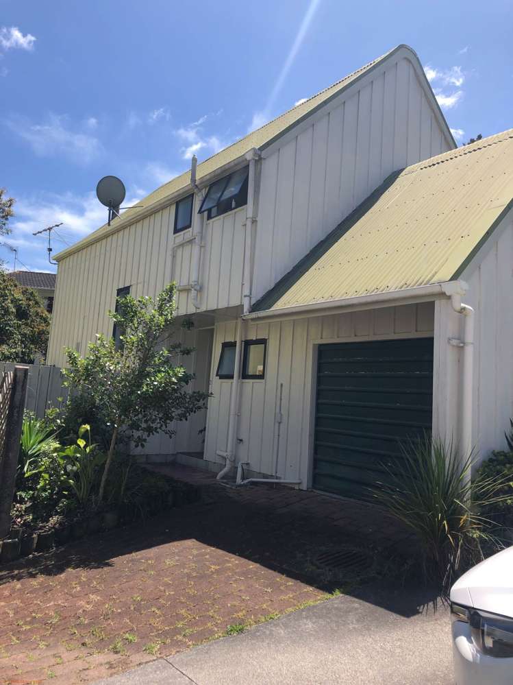 2/11 Brian Avenue Forrest Hill_1