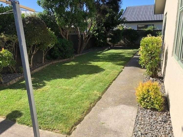 2/68A Guppy Road Greenmeadows_22