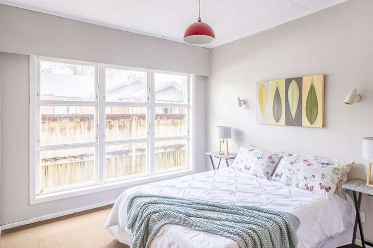 215 Fox Street Hamilton East_7