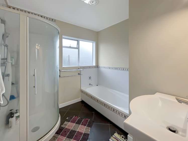 15 Peppertree Glade Kelvin Grove_10