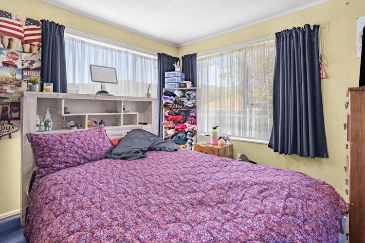34 Enfield Street Wainuiomata_11