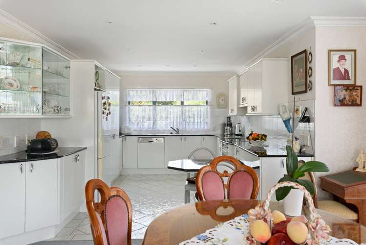 16 Waimanu Bay Drive Te Atatu Peninsula_12