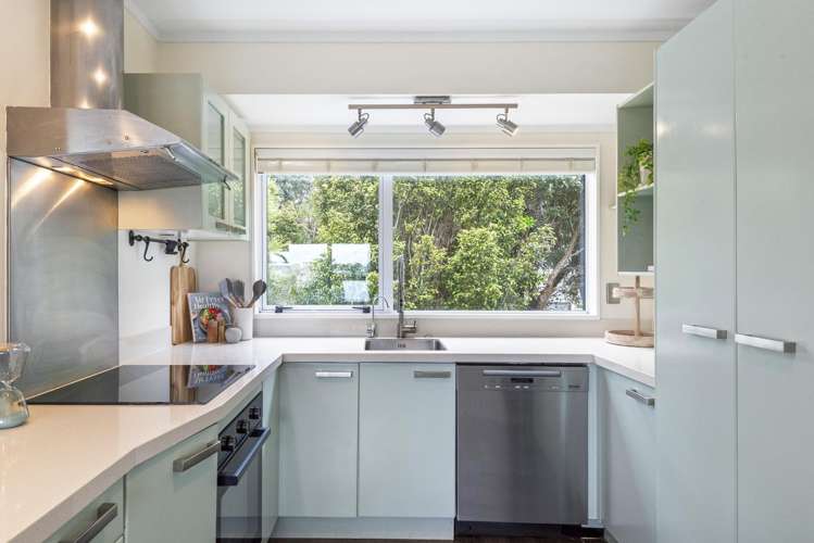 13a Gulf View Road Murrays Bay_11