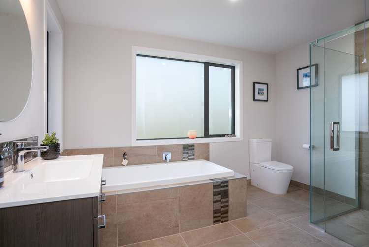 43 Seachange Drive Leamington_16