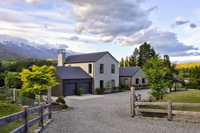 Luxury in Lowburn