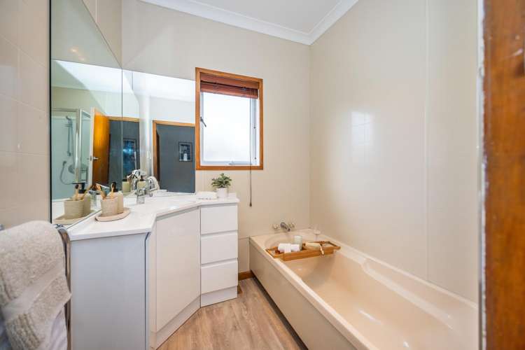 174 Fox Street Hamilton East_16