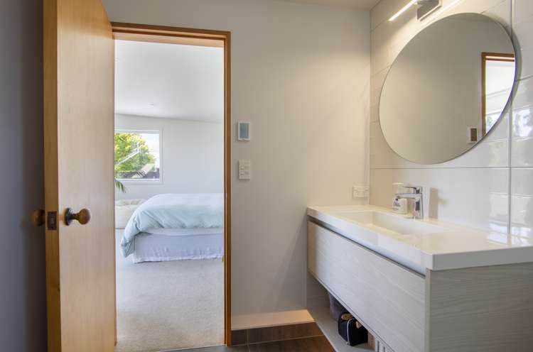 37 Faulks Terrace Wanaka_13