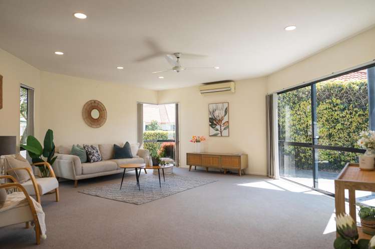 4 Regent Way Taradale_8