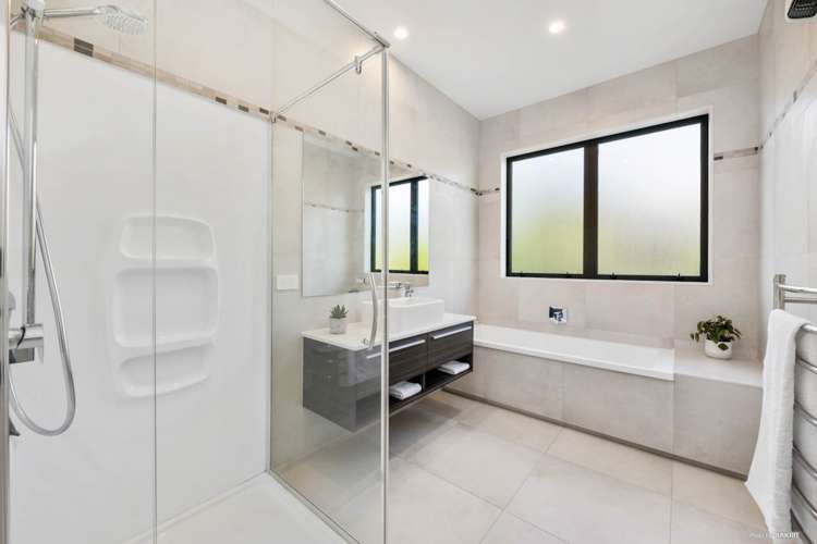 10 Lydiard Place Beachlands_13