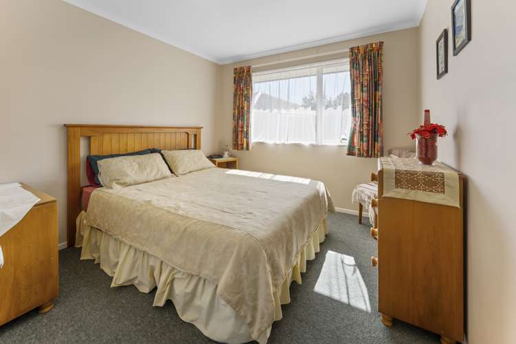 305 The Ridgeway Stoke_15