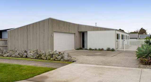 Near New, Architectural Showstopper