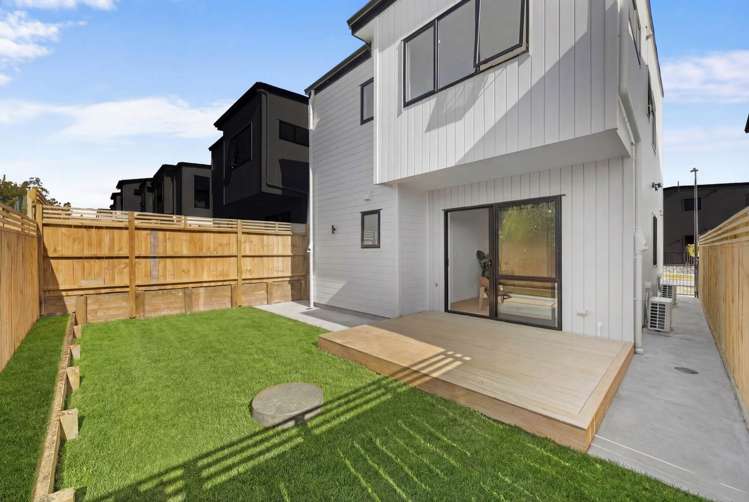 51, 53, 55 Whiteywood Street Westgate_21