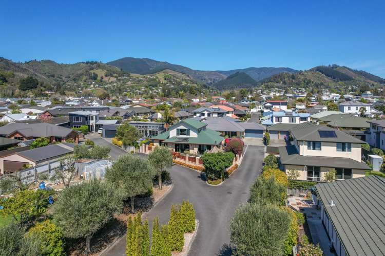 4 Cambria Gardens The Wood_5