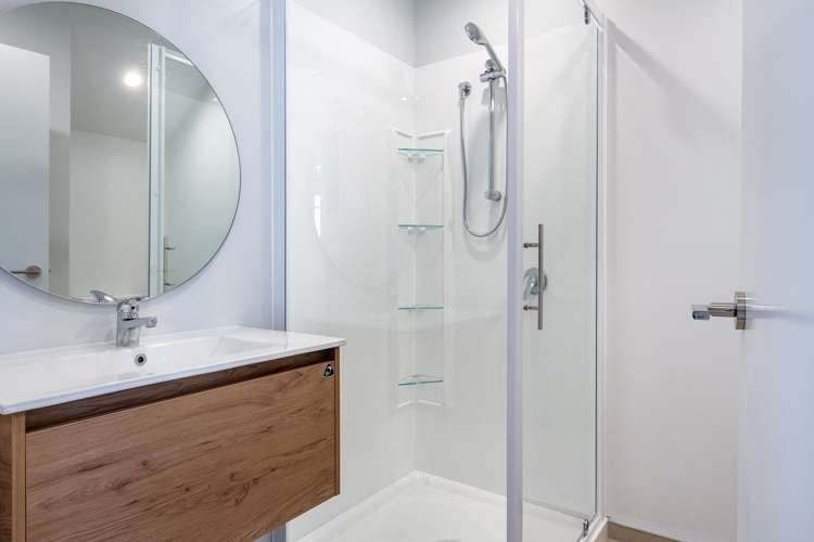 2/55 Opawa Road Waltham_7