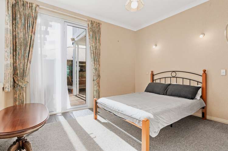 16 Thistlewood Avenue Hamilton East_20