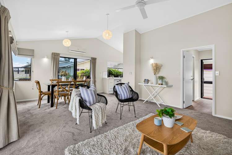 32B Kiwi Esplanade Mangere Bridge_12